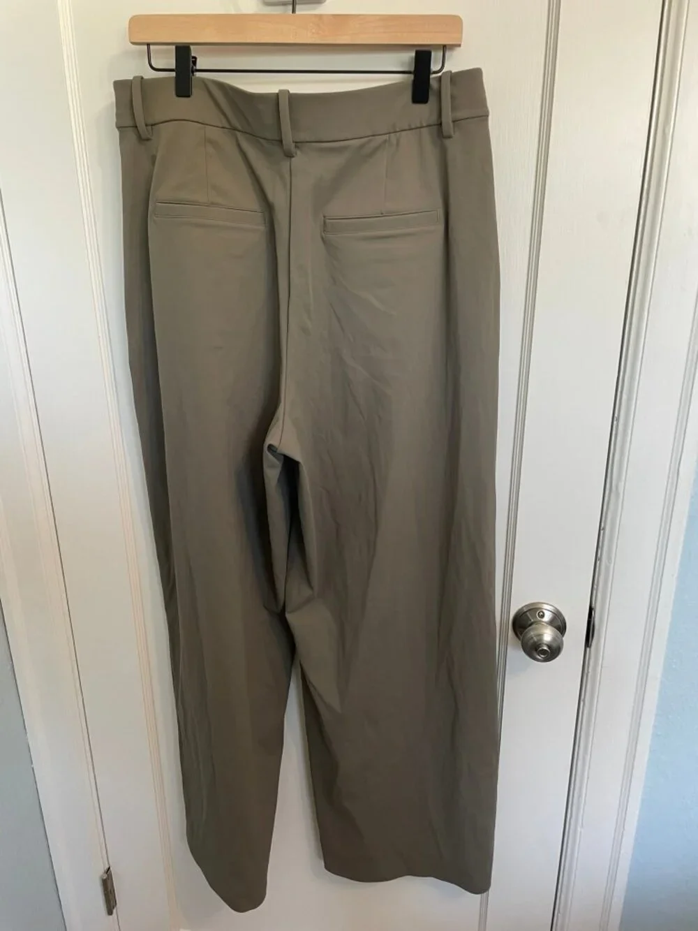 lululemon Wide-Leg Trouser Pant Women's XL Dark Olive Pleated Woven Career - Picture 3 of 9